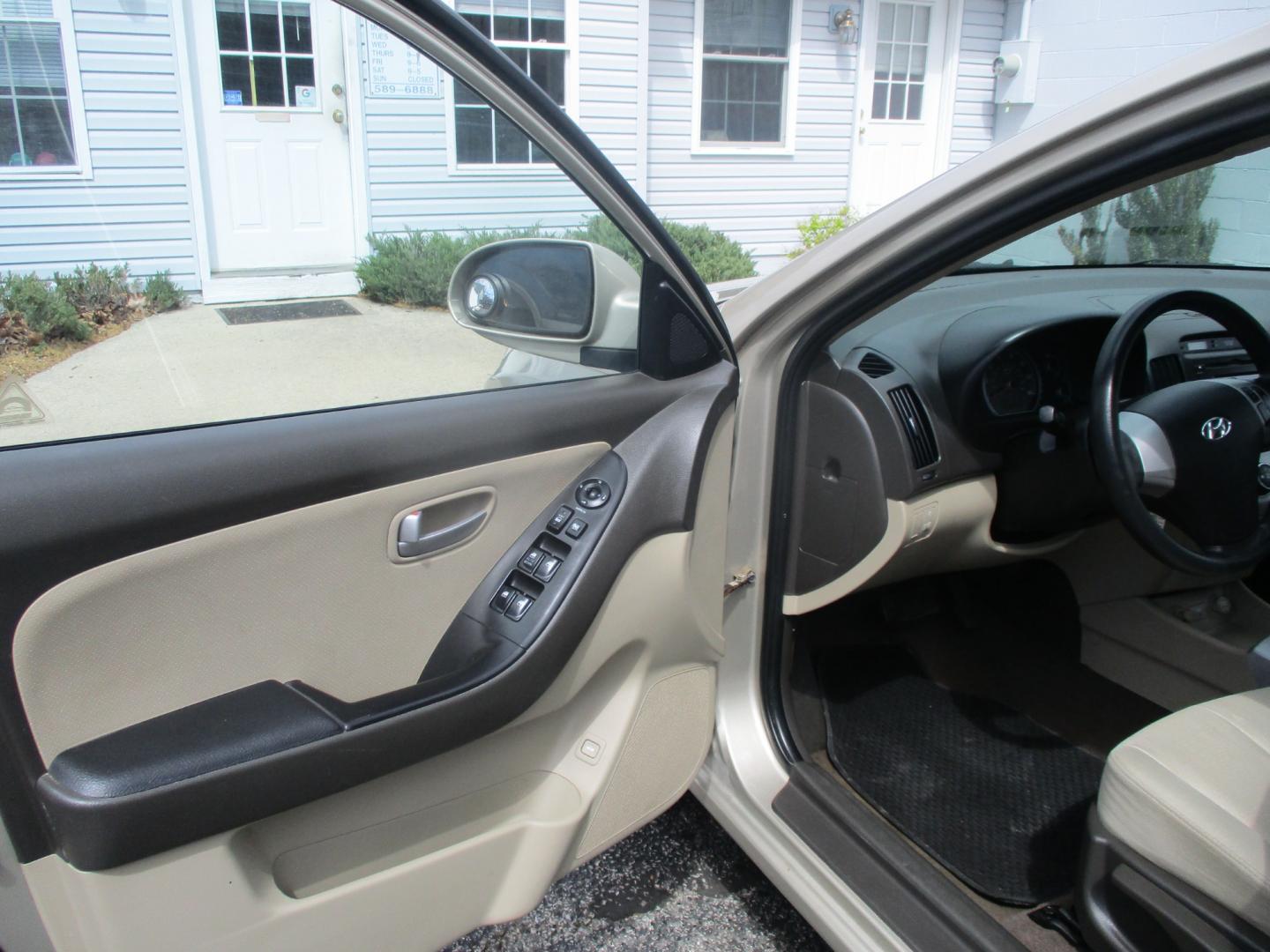 2008 GOLD Hyundai Elantra (KMHDU46D68U) , AUTOMATIC transmission, located at 540a Delsea Drive, Sewell, NJ, 08080, (856) 589-6888, 39.752560, -75.111206 - Photo#13